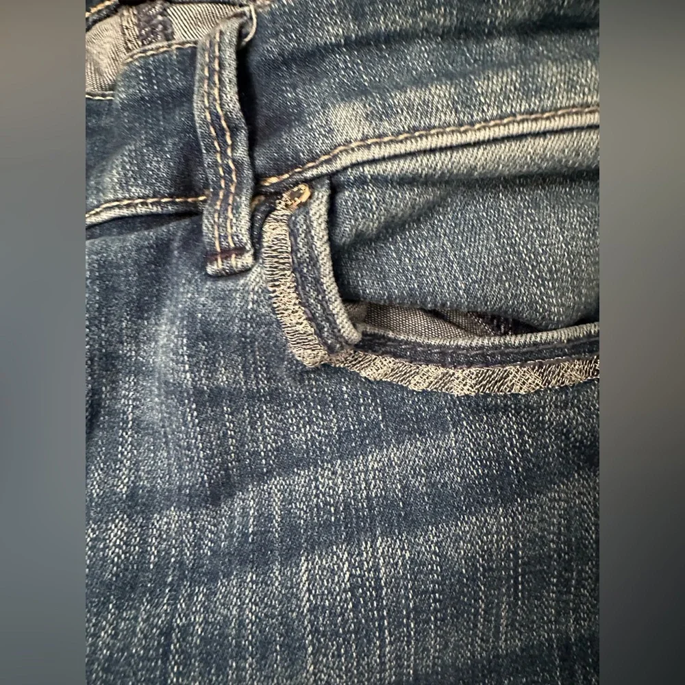 White House Black Market Cropped Blue Jeans size 6 - Picture 4 of 7